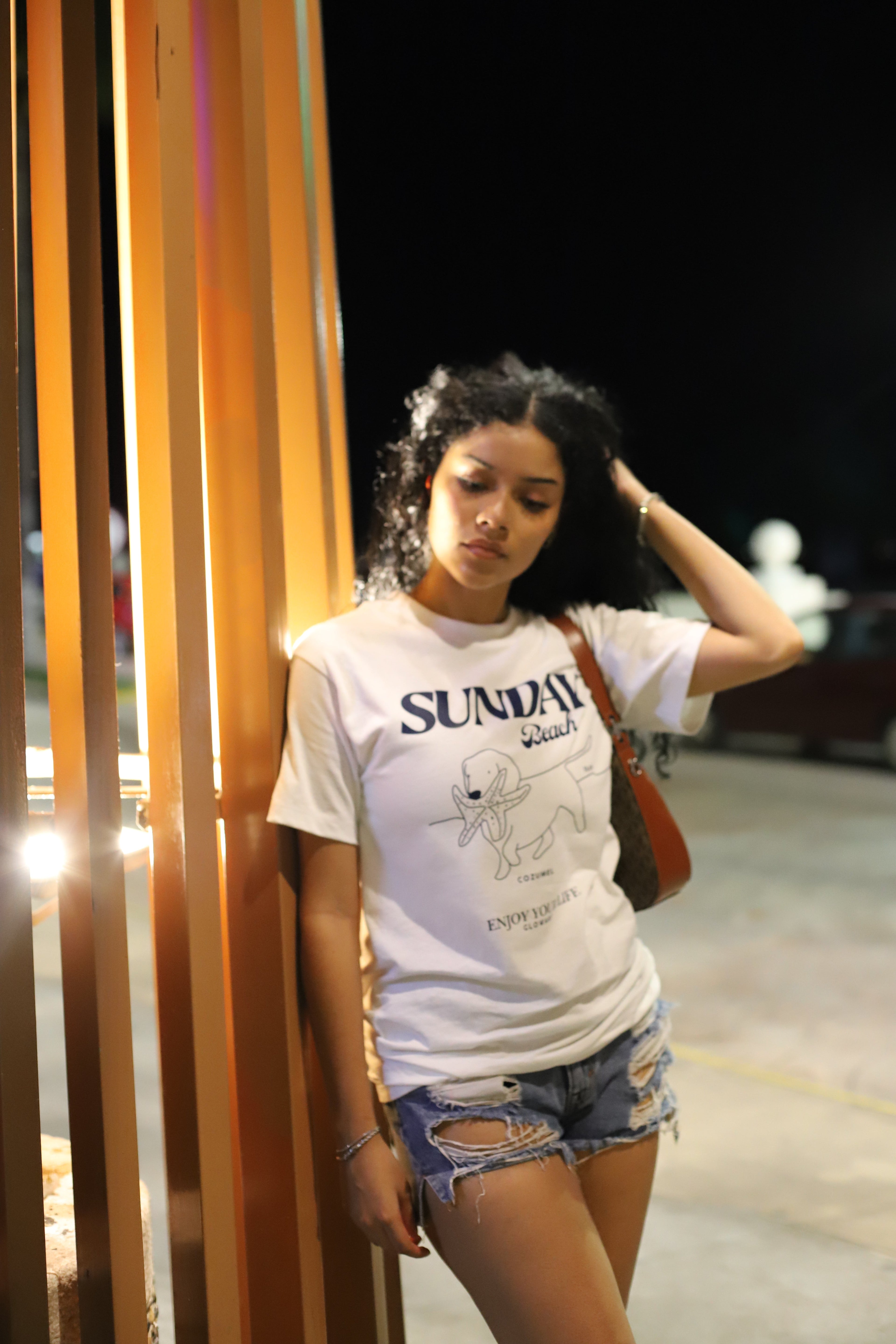 SUNDAY BEACH - chicas