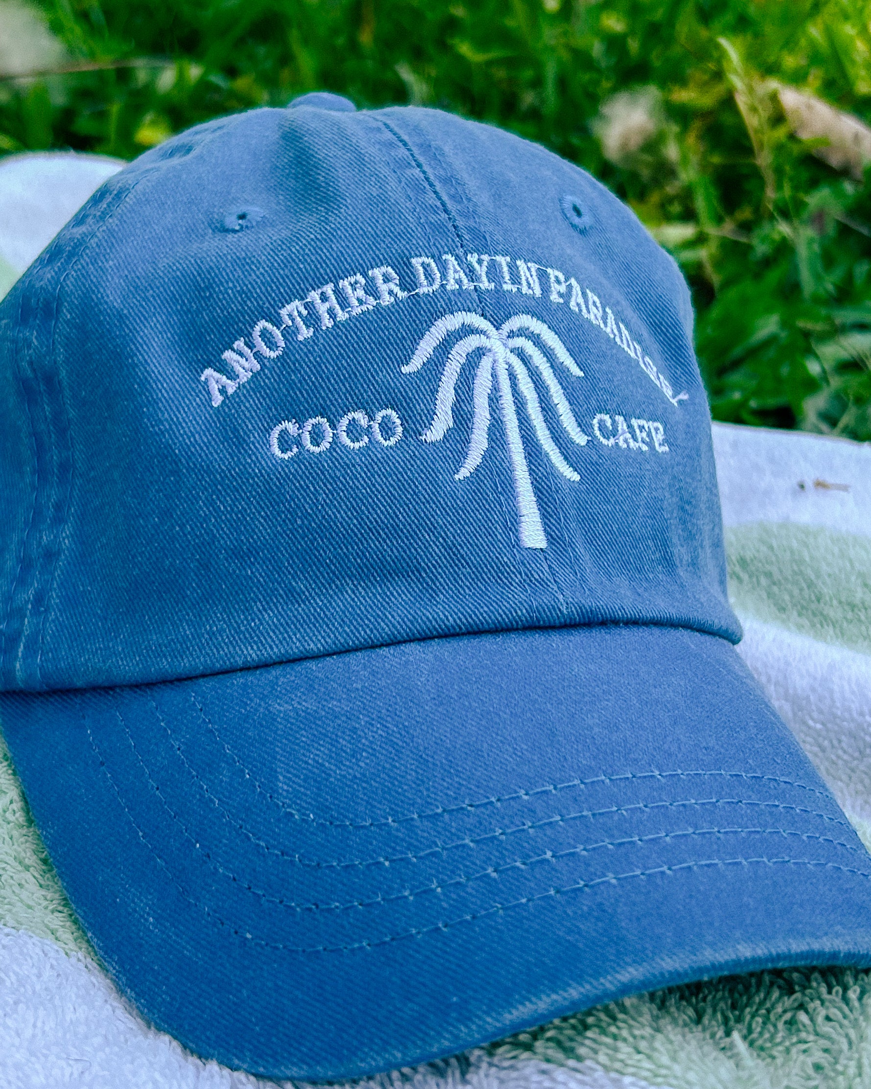 In Paradise-gorra azul con bordado