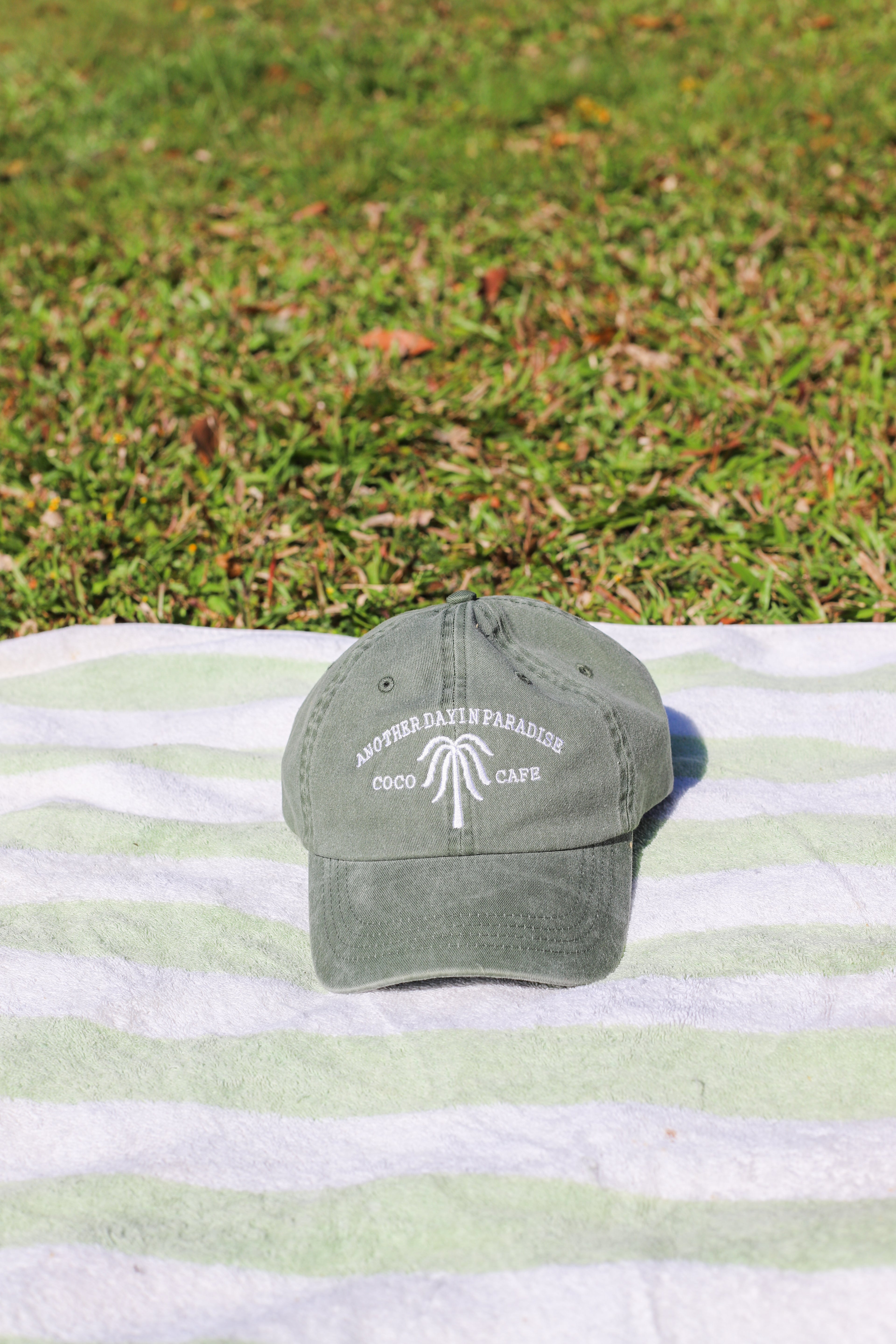 In Paradise-gorra gris con bordado
